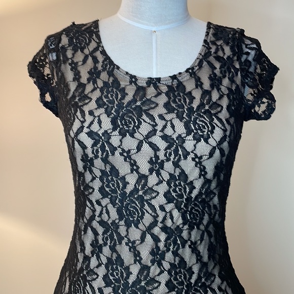 Dress - Picture 2 of 6